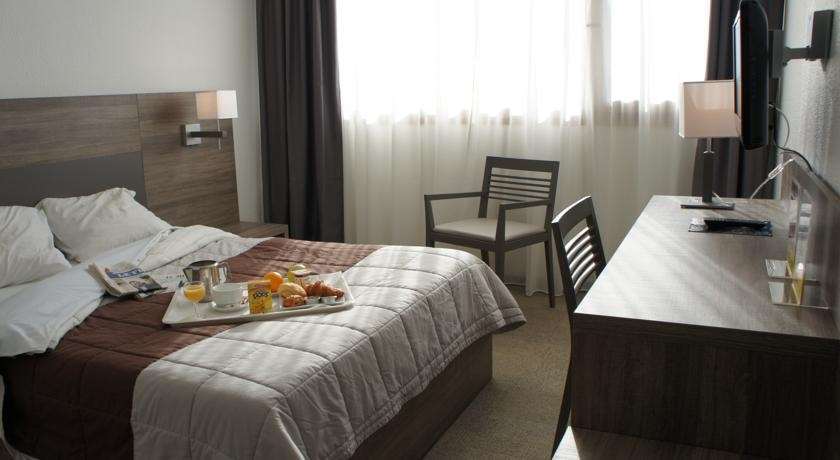 Forum Hotel Genas Zimmer foto